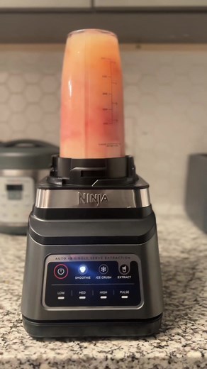 Refreshing Strawberry Lemonade Smoothie with Ninja Auto-iQ Blender | Kitchenware Must-Have