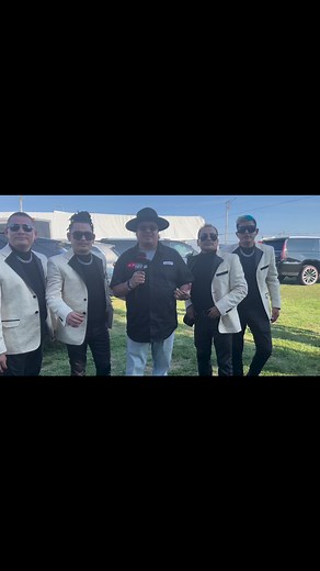 3.4K views · 12 reactions | Nuestros amigos de Los Lara entrevista con el @Luis Cornejo 鸞 en el Carnaval Carolina 鸞 | Adictos Al Baile Usa | Facebook