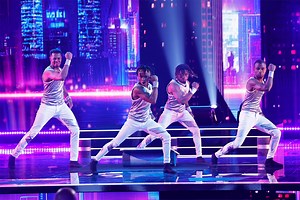 Sofia Vergara Gives AGT's First Live Golden Buzzer to These "Ambitious" Acrobats