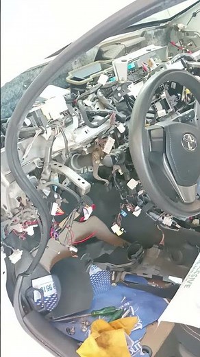 Toyota Yaris dashboard removing