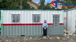 🏗️ BÁN CONTAINER 20 FEET - KHO & VĂN PHÒNG ✅ GIÁ TỐT – CÓ SẴN – GIAO NGAY! 📦 Container khô 20DC: Kích thước chuẩn 6m x 2.4m x 2.6m Sàn gỗ chắc chắn, không thủng, không dột Cửa mở nhẹ, khung thép còn cứng cáp ➡️ Phù hợp làm kho hàng, chứa vật tư, nông sản, đồ nội thất... 🏢 Container văn phòng 20ft: Đã cải tạo sẵn: cửa, cửa sổ, sơn mới, điện đèn đầy đủ Có thể lắp thêm máy lạnh, toile theo yêu cầu ➡️ Dùng làm văn phòng công trình, phòng bảo vệ, chốt điều hành… 📍 Có sẵn tại kho – giao hàng toàn
