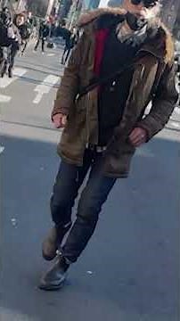 Anti-ICE Protesters Swarm Unmarked Vans in NYC — 15 Arrested #shorts