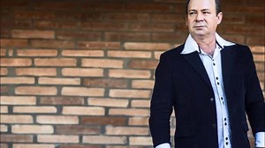 179K views · 1.9K reactions | FLAVIO DALCIN & BANDA OURO DE QUEM É O BRASIL QUE EU MORO | Flavio Dalcin e Banda Ouro | Facebook