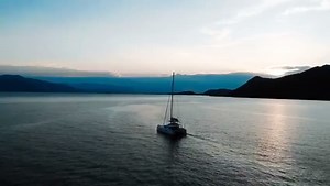 With its thousands of islands and beaches, Greece is synonymous with the sea 🌊🇬🇷 Jump on the Catamaran Lagoon where plenty of aperitifs, Greek delicacies and beautiful views await ✨ @ClubMedGregolimano | Club Med