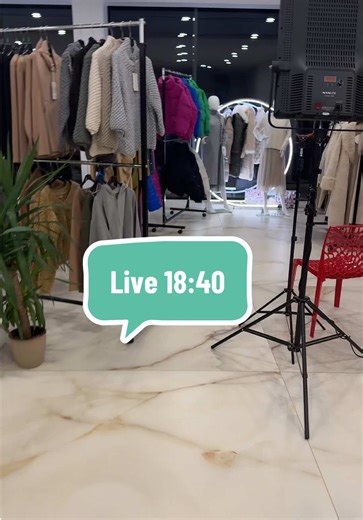 Live 18:40 #fy #fyp #womanfashion #fashionland TikTok