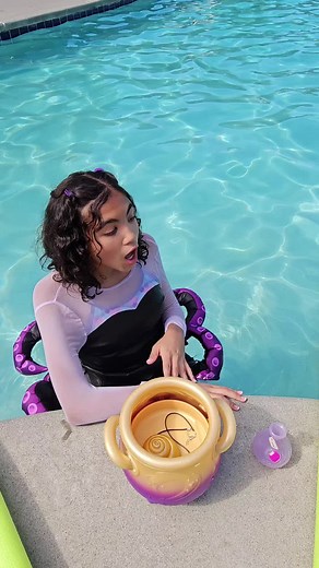 Ursula's Poor Unfortunate Souls Performance | Disney Sing-Along