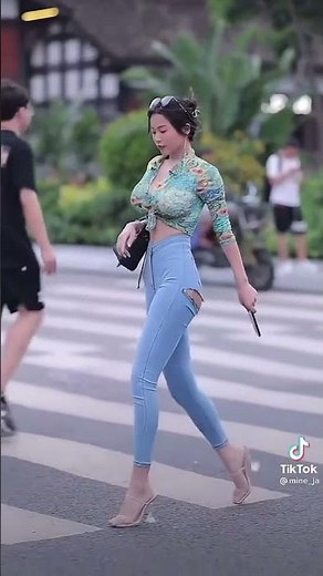 Pretty hot girls walking down the street | bouncing boobs | tight pants