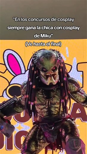 El Concurso de Cosplay lo Ganó la Chica con Cosplay de Miku #cosplay #predator #yautja