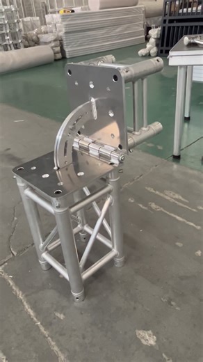 Honorary_Truss on Instagram: "Installing hinge truss for flexible stage angles. 💪 #boxtruss #rigginglife #eventdesigner #stagesetup #stagetrussfactory #eventstage #riggingstage #barriers #scaffol dinglife #stagetruss #f34 #stage #aluminumfence #scaffolding #scaffoldinglife #boxtruss #trusssystem #stageset #platform"