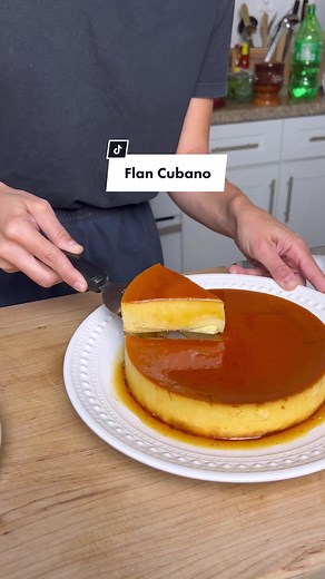 Today we’re making a classic! We’re making #cubanflan! #flancubano #flan #cremecaramel #🍮