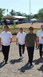 Mahigit 500,000 residente ang tiyak na makikinabang sa 75 milyong litro ng malinis at ligtas na tubig araw-araw sa pagbubukas ng Sum-Ag Water Treatment Plant (SWTP)—isa sa pinakamalalaking water treatment facilities sa buong Negros Island Region! Sa pamumuno ni Pangulong Ferdinand R. Marcos Jr., hindi lang suplay ng tubig ang hatid ng SWTP, kundi mas matibay na imprastraktura, mas ligtas na kalusugan, at mas mabilis na pag-unlad ng ekonomiya sa Bacolod City at mga karatig-lugar. Ito ang tunay na