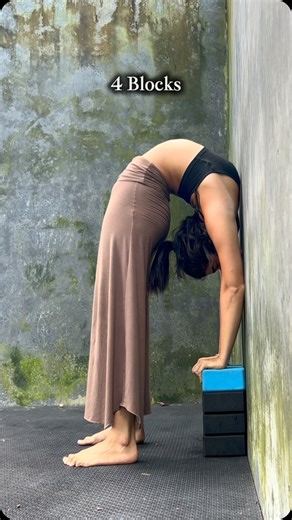 Ruth flexibility on Instagram: "Challenge me with the next level🤔 . . . #backbends #backbendpractice #flexibilitygoals #flexibility #foryou"