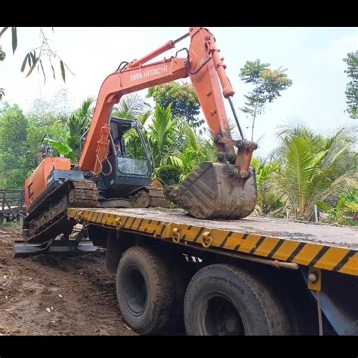 operating mini cat JCB unloading truck 👍 #jcb #jcb3dx #trending #shorts