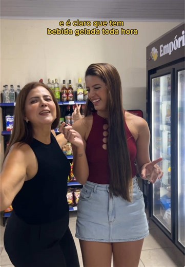 Minha tia tem uma distribuidora e é claro... 🍺 (Áudio ficou ruim devido a barulheira) kkkkkk