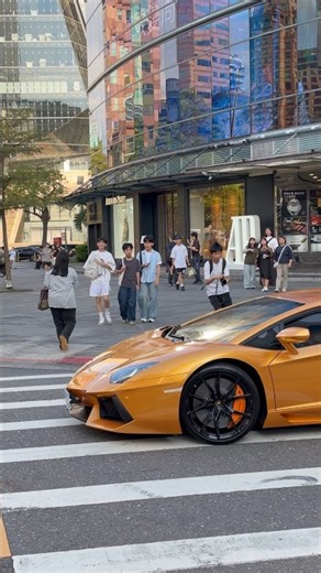 Lamborghini Aventador LP 700-46.5L自然進氣V12，700匹馬力！#Aventador #Lamborghini #ランボルギーニ #람보르기니