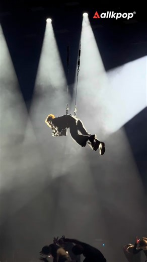 Jackson Wang at his ‘MAGICMAN 2’ concert in Manila @imephilippines @jacksonwang852g7 #MAGICMAN2WORLDTOUR #JACKSONWANGWORLDTOUR #MAGICMAN2 #JACKSONWANG #王嘉爾 #잭슨 | allkpop