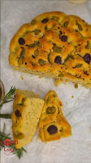 Golden, crispy, fluffy homemade focaccia that tastes just like it came from an Italian bakery! 😍🍞