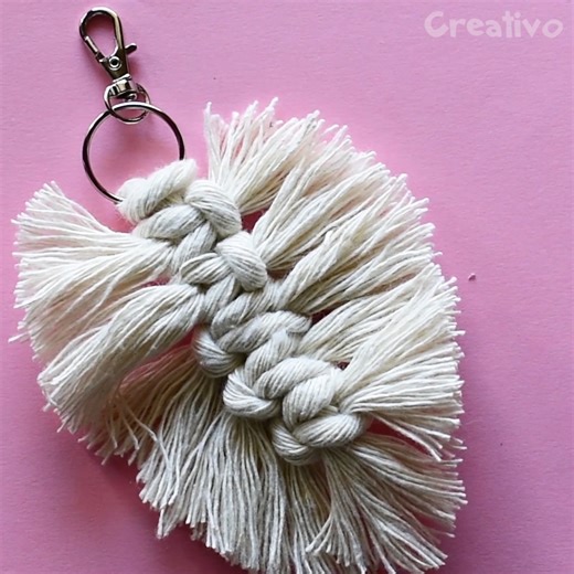 Wie man zwei Makramee-Schlüsselanhänger macht 🤩 | Creativo Deutschland