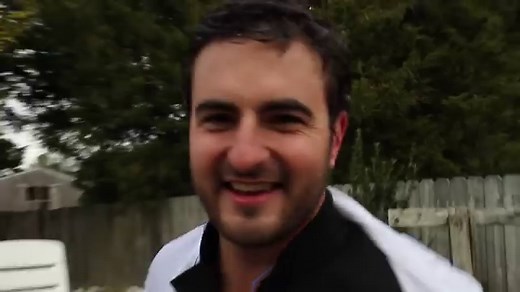 水中で銃を撃つと弾丸の軌跡が本当はどうなるかを超スローモーション撮影した「Underwater Bullets at 27,000fps」