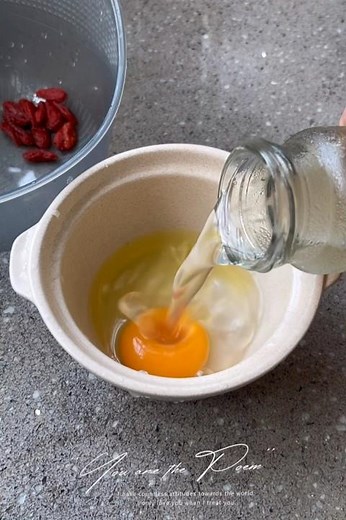 Simple and delicious Beauty Soup 简单又美味的美容汤