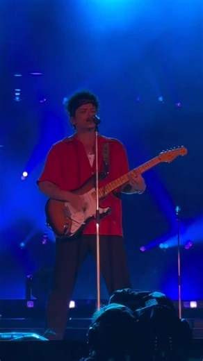 @acervobmars on Instagram: "It Will Rain ✨🩵☔️ - #hooligans #brunomars #brunomarsmusic #brunomarsconcert #acervobmars"