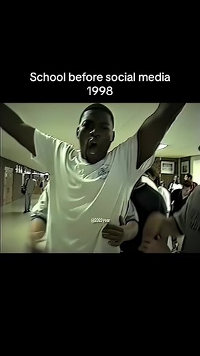 Life in High School Before Social Media - 1998 Nostalgia