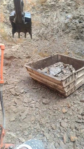 கிணறு தோண்டும் வீடியோ// well digging video by using hitachi 20// contact 6369686356