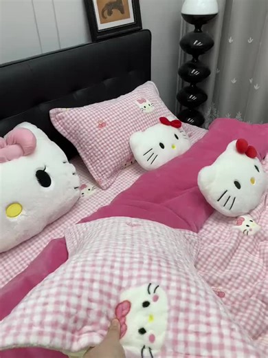 Hello Kitty bed #hellokitty #sanrio