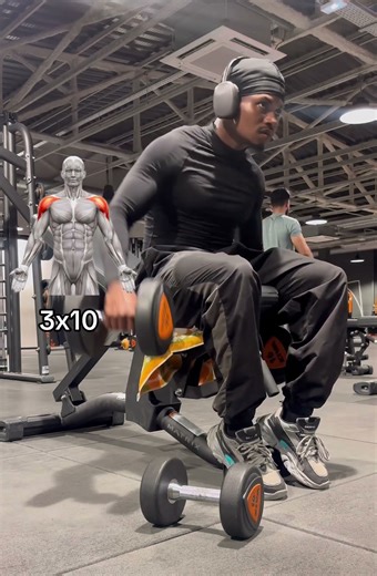 Exercice très efficace pour les épaules 🔥💪🏿#musculation #sports #epaulesmusculation