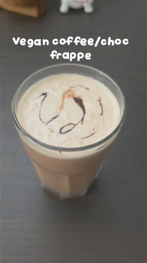 My vegan chocolate/coffe frappe 🌿☕️