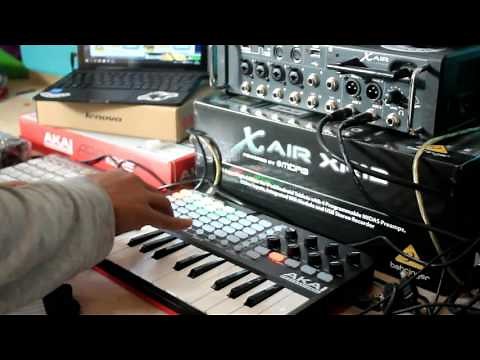 AKAI APC Key 25 Demo Reggae live loop