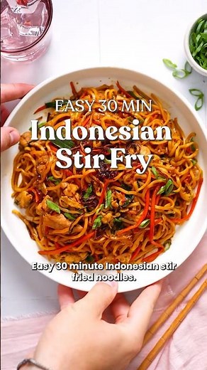 EASY Stir Fried Noodles Recipe 🤤