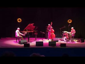 Cascino Trio à Jammin'Juan 2025 (n.2/3 From The Inside Out - Le Fil)