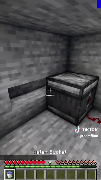 So baust du eine Geheimtür in Minecraft #minecrafttutorial #MinecraftBedrock #minecraftbuilds #minecraftredstone #minecraftjava #minecrafttips #minecrafttutorial