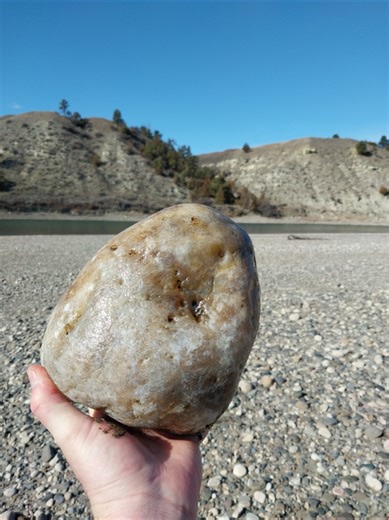Rockhounding Treasures on the Yellowstone River