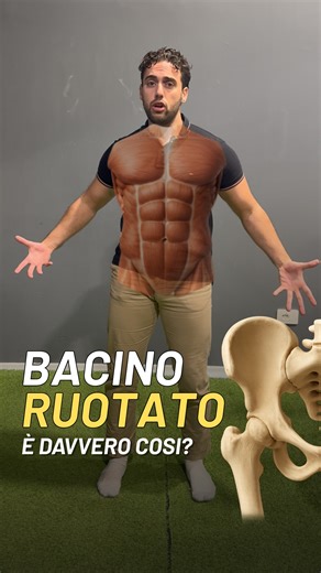 Simone Botta Lamanna I Dolore Anca, Ginocchio, Piede on Instagram: "Qualcuno ti ha detto che il bacino “ruotato” si sistema con una manipolazione? 👉 È la bugia più grande che ti tiene dipendente dalle terapie passive. Il bacino non si storta: quella che chiami “rotazione” è un deficit di controllo motorio. Quando il corpo non riesce più a gestire estensione e rotazione, il sistema diventa instabile. 💡 Se il core non genera forze anti-estensione e anti-rotazione, il bacino devia. E continuare a
