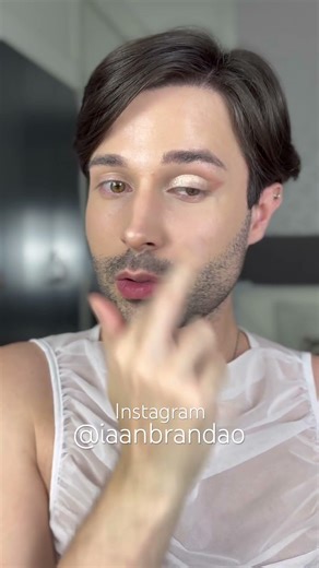 E esse hack super fácil para aplicar sombra com o curvex 😮 #makeuphacks #makeup #viralshorts