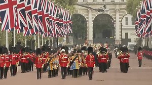 The Queen's coffin is taken to Wellington Arch to begin her last journey