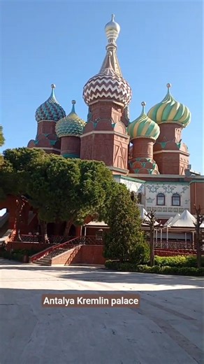 Antalya~Lara~Kundu~Kremlin palace hotel.Ekibim ile otelin havuz başı kısminda traverten mermer.