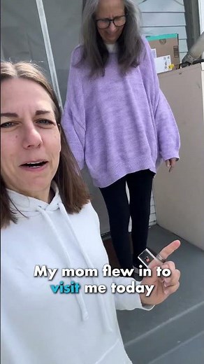 I surprised my mom with a GIANT snowman