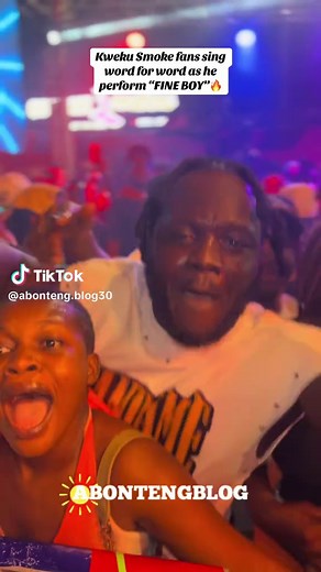 Kweku Smoke Performs 'FINE BOY' with Fans