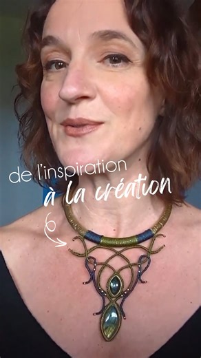 Solyluna Macramé - Kits DIY | Tutos & Formations | Boutique on Instagram: "3 CréaLives pour donner naissance à ce magnifique torque à l’inspiration Celtique. 💚 Ce mois-ci c’était avec Karine que vous avez créé. Un modèle qui part d’une inspiration, le torque Guenièvre, et que vous avez personnalisé au fil des étapes. Tu valides ce torque puissant et symbolique ? ✨ 👉 Si toi aussi tu veux créer ce collier grâce aux conseils de Karine, retrouver tous les replays des lives sur le Solylab’ (lien en