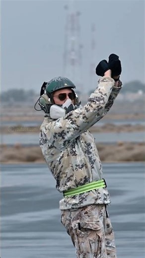 This Tiny Hand Movement Starts a $90M Fighter Jet