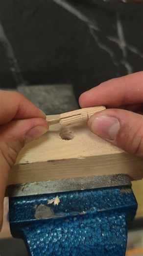 Why Every Carpenter Puts a Tiny Wedge Inside Their Dowels #diy #woodworking
