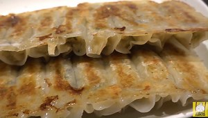 I love thin and crispy dumplings :D ★ Follow me on Instagram for more delicious foods: http://bit.ly/2MzvUiY | Strictly Dumpling