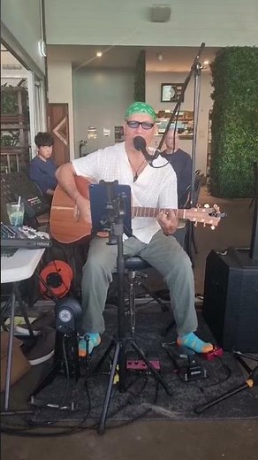 'How Bizarre' by OMC (1995) #livemusic #solomusician #liveentertainment