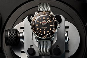 オメガから「007」新作仕様の「シーマスター ダイバー300M」ダニエル・クレイグ着用ボンドウォッチ