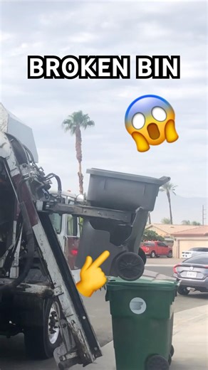 Garbage Truck VS Broken WM Bin! 🚛💥 #garbagetruck