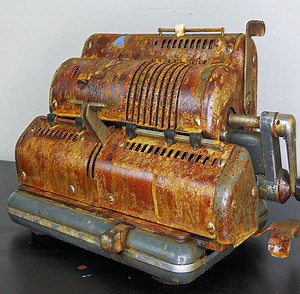 Rust Covered Vintage Calculator Restoration | Pretty Restoration