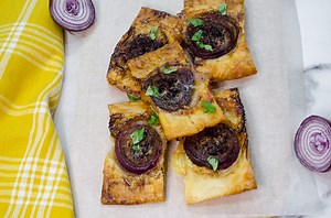 Mini tarte tatin cipolle rosse e brie, facili, sfiziose e buonissime! - Le Ricette di Simo e Cicci